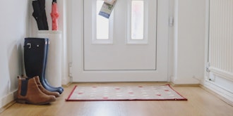 Fordør Med Post I Brevsprækken